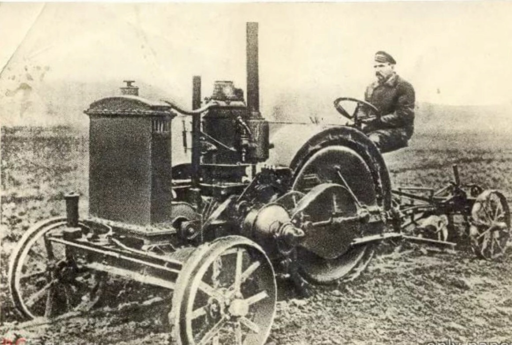 ZAPOROZHETS  tracteur Russe de 1920 à boule chaude 000_0100