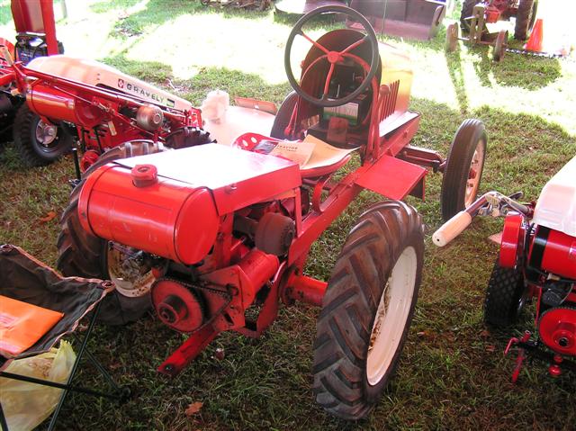 ESTATE TRACTOR GRAVELY 0_4_224