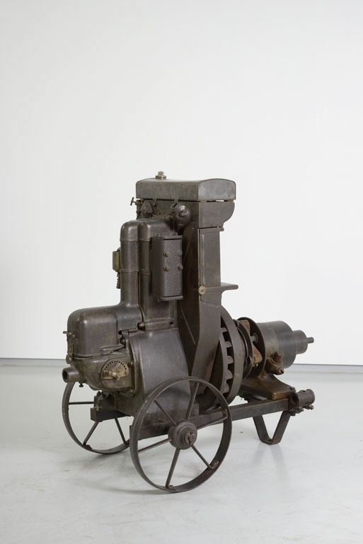 les moteurs BERNARD du Musée du COMPA (Chartres) D0239-13