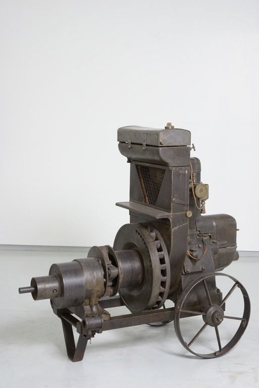 les moteurs BERNARD du Musée du COMPA (Chartres) D0239-14