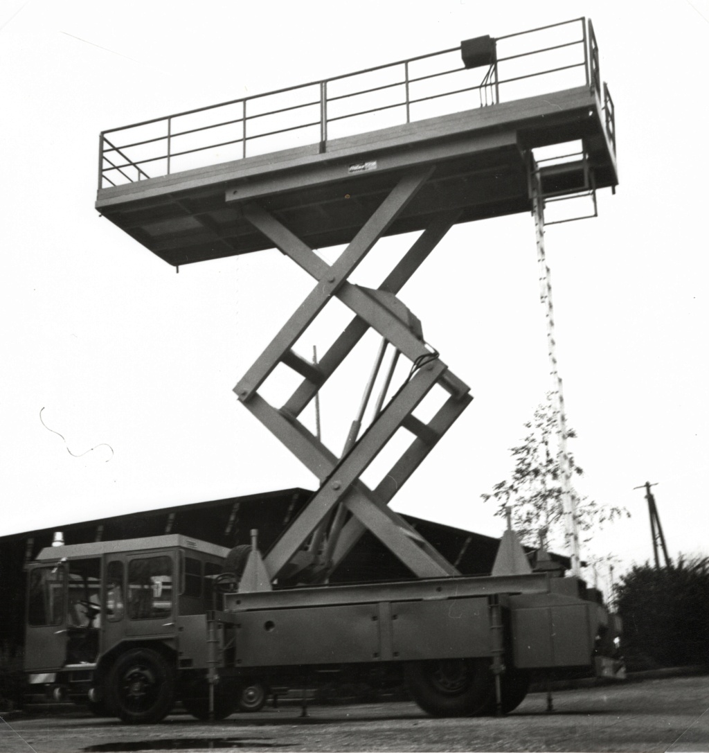 LABOURIER MOTOCHAR avec nacelle élévatrice Img20834