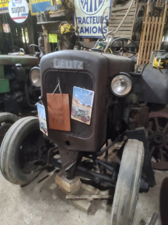 70 Loulans les forges : la ferme du tracteur de Mr Michel Bouchaton Img_5419