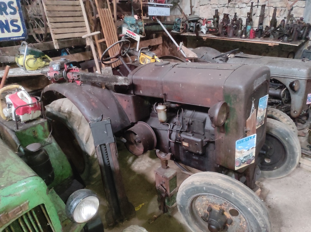 70 Loulans les forges : la ferme du tracteur de Mr Bouchaton Img_5439