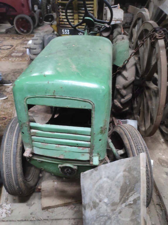 70 Loulans les forges : la ferme du tracteur de Mr Bouchaton Img_5455