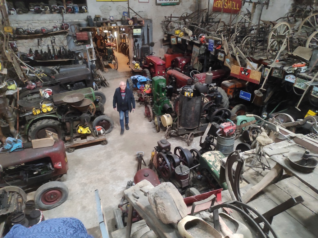 70 Loulans les forges : la ferme du tracteur de Mr Bouchaton Img_5457