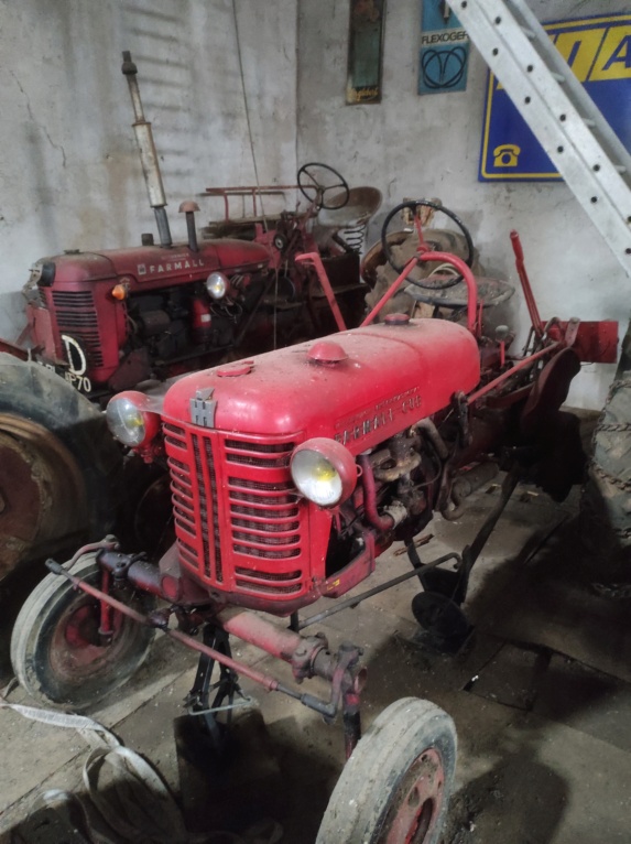 70 Loulans les forges : la ferme du tracteur de Mr Bouchaton Img_5460