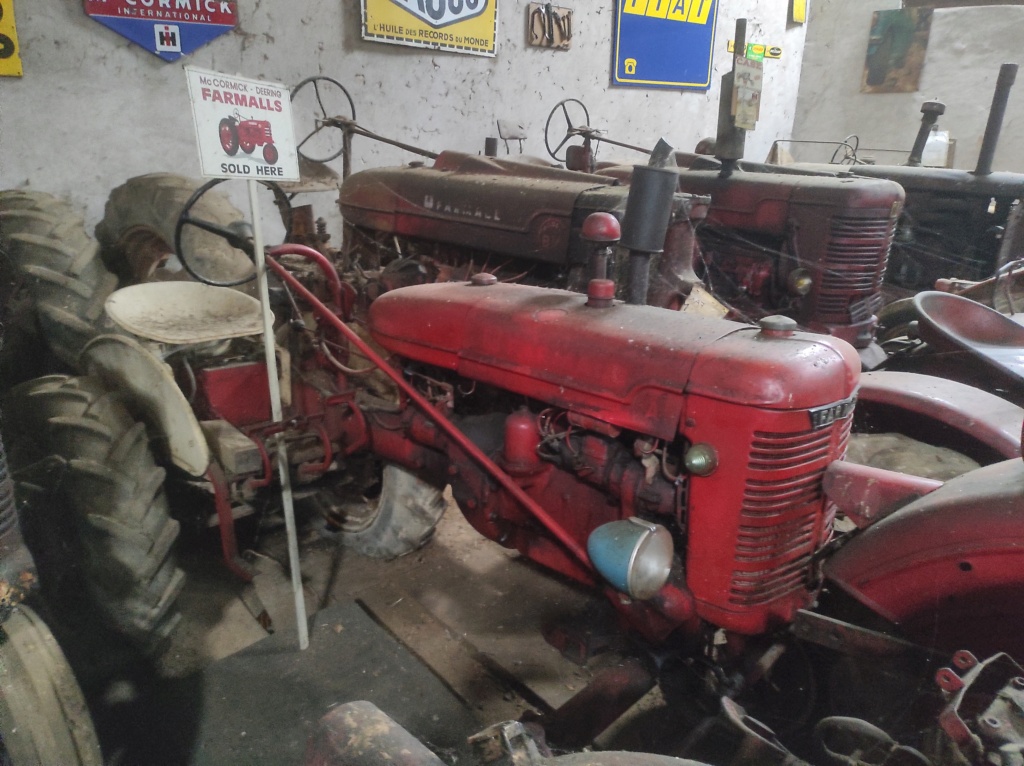 70 Loulans les forges : la ferme du tracteur de Mr Bouchaton Img_5461