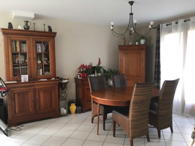 Demande modifiée - Personne pour me répondre svp ? :( Quel style de table avec des meubles en merisier ? 114