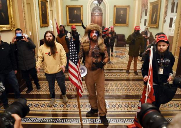 (UPDATED) Violence engulfs US Capitol as Trump supporters run riot 2e86f810