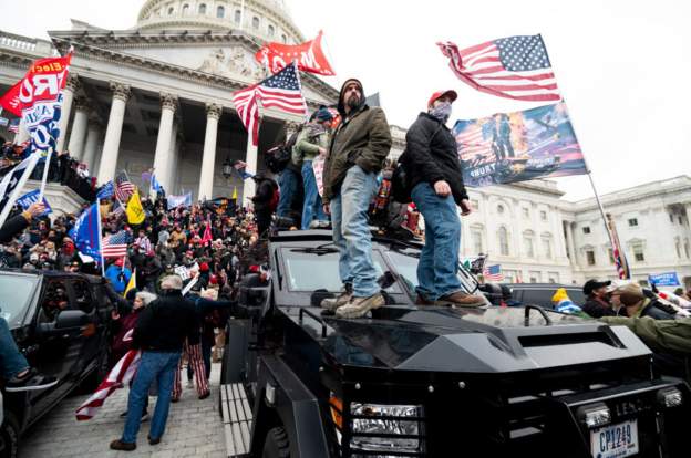 (UPDATED) Violence engulfs US Capitol as Trump supporters run riot E9b3ef10