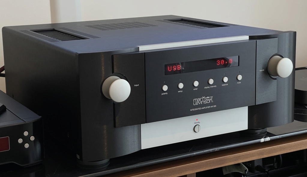 Mark Levinson 585 Integrated Amplifier Img_5113