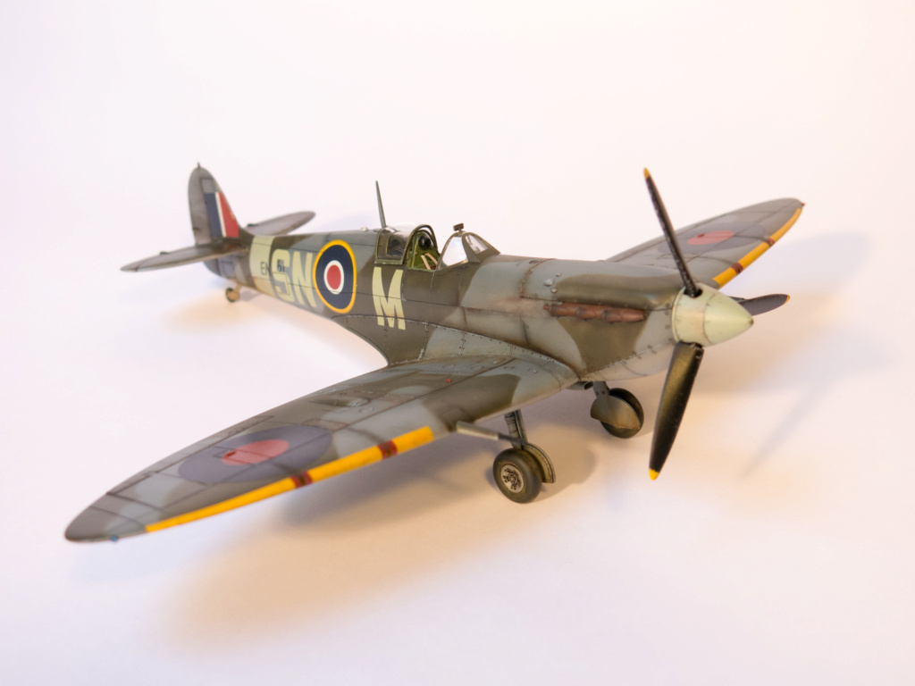 Spitfire Mk Vb au 1/48 Tamiya ( EN821 SN-M 243 Sqn)  10_img10
