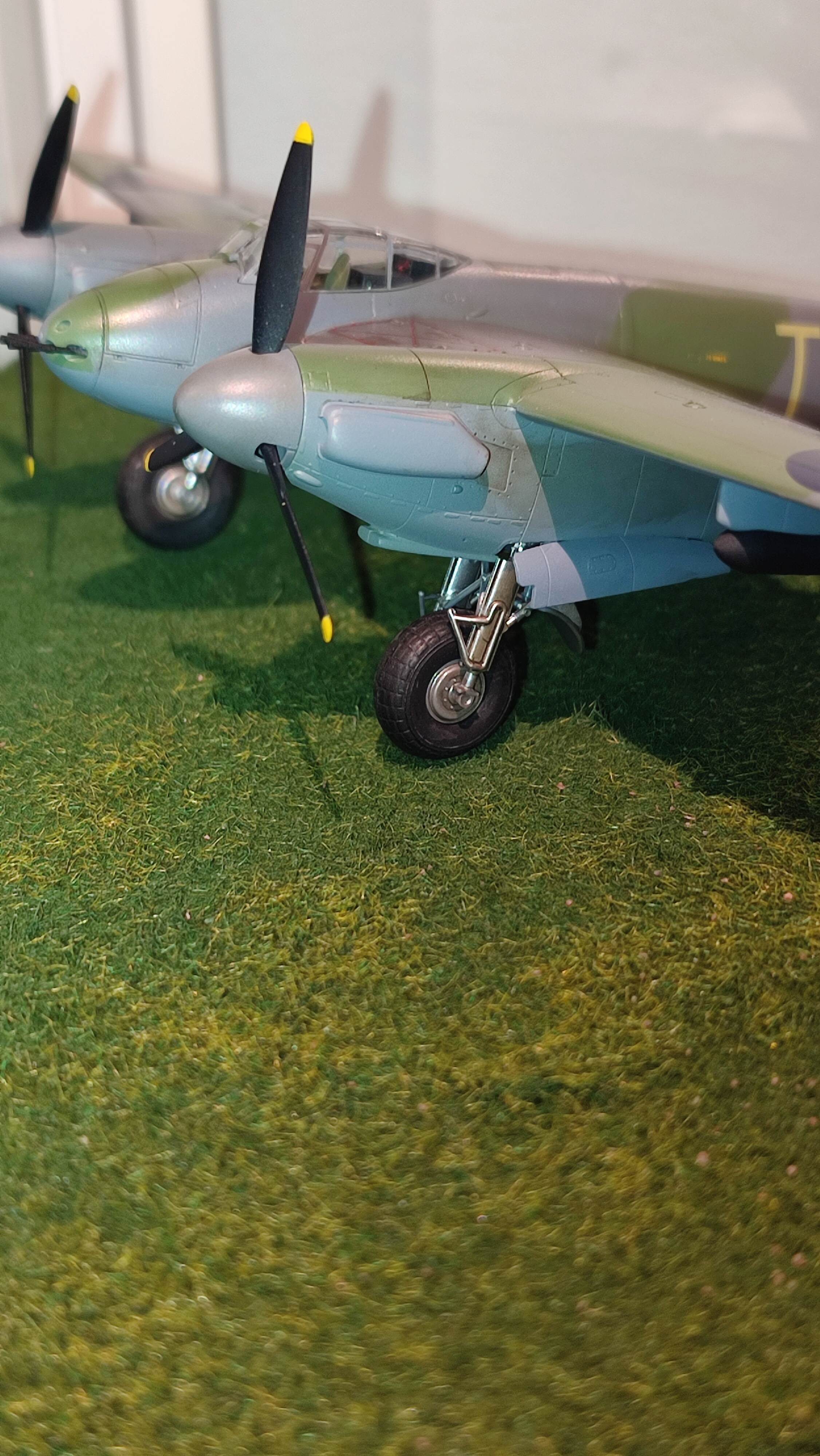 [Tamiya] De Havilland Mosquito  Img_2046