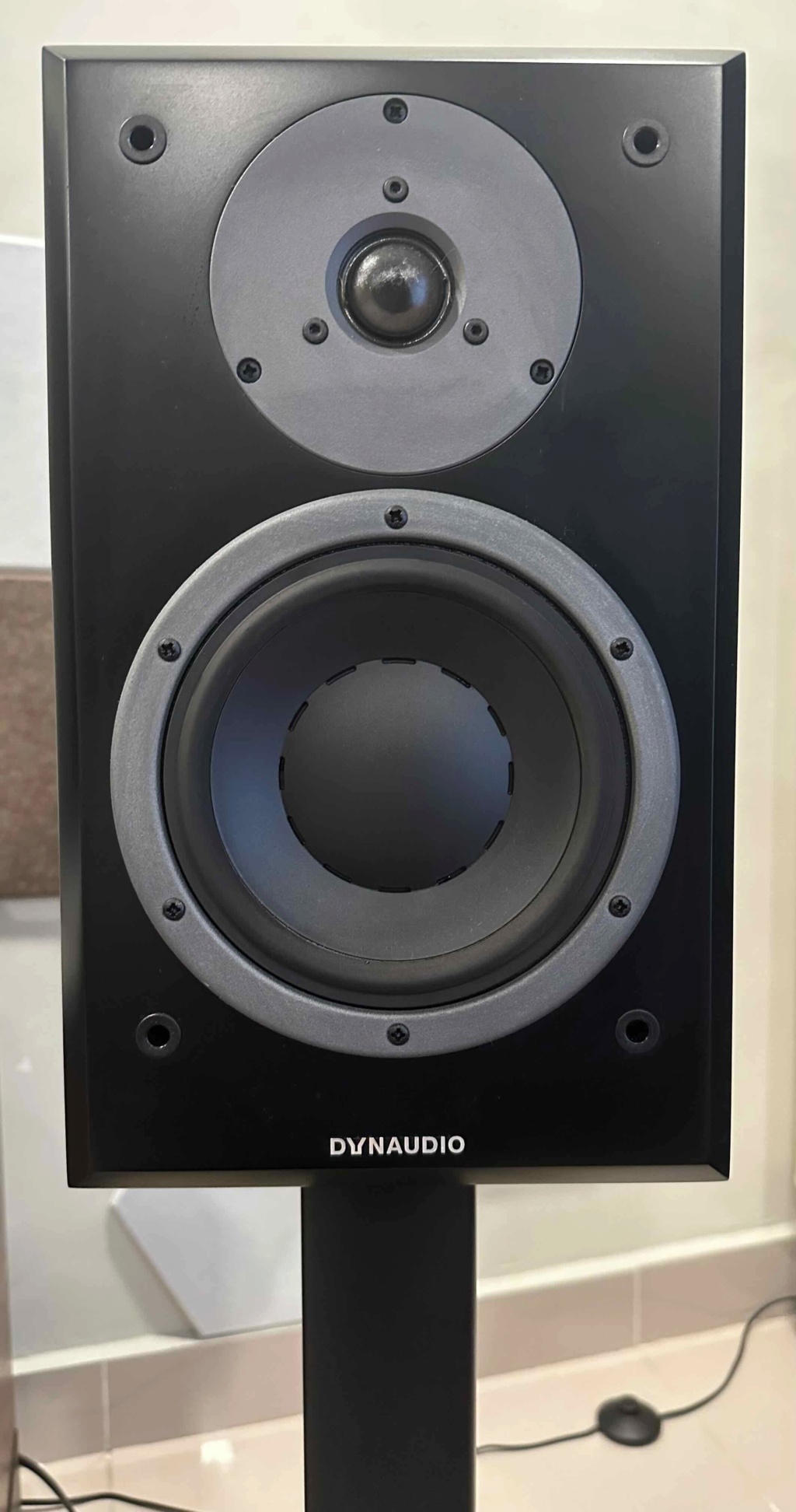 Dynaudio Emit M20 bookshelf speaker (used) Img_0220