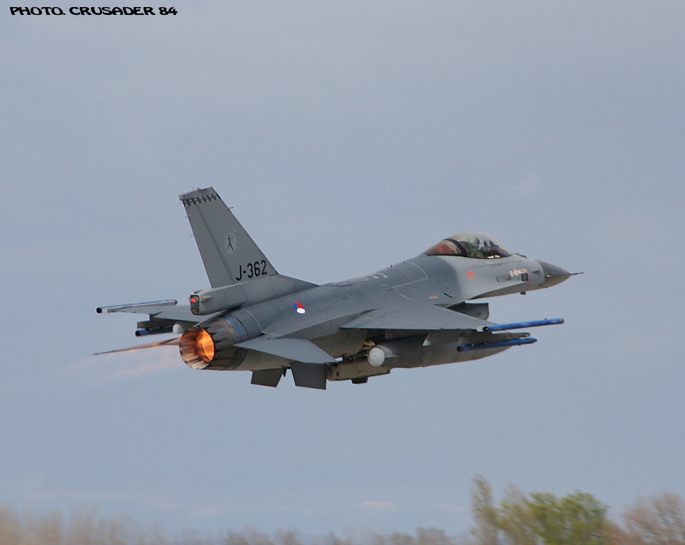 F-16 en général - Page 9 J362i10