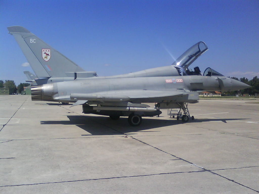 Eurofighter Typhoon - Page 3 Dsc00012