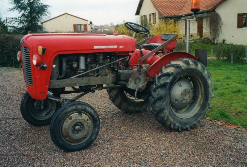 Trois tracteurs à vendre M_f_8210