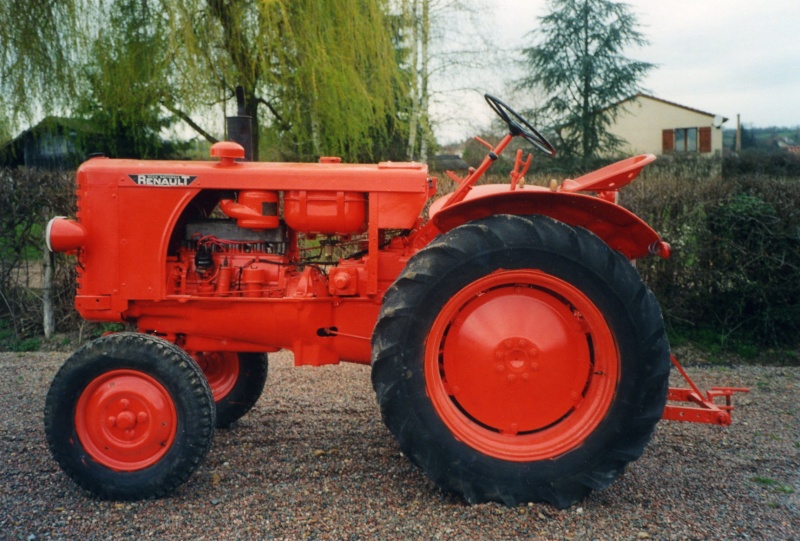 Trois tracteurs à vendre Renaul11