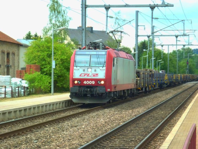 12/07/2011 La ligne Luxembourg - Wasserbillig , quelques trains : D P1020315