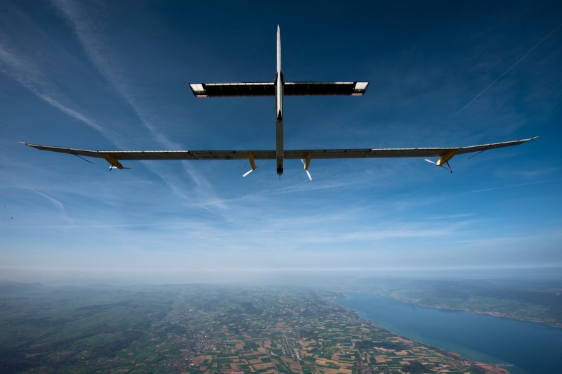 Lavion solaire de Solar Impulse... Rtema120