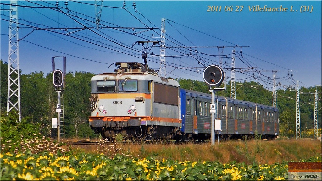 Photos et vidéos de la ligne Bordeaux - Toulouse - Narbonne - Sète (2007-2013) - Page 6 2011_057