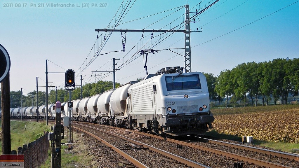 Photos et vidéos de la ligne Bordeaux - Toulouse - Narbonne - Sète (2007-2013) - Page 9 2011_073
