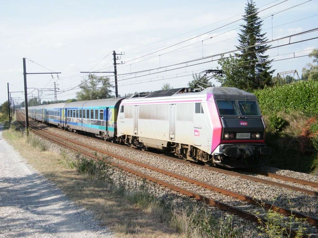 BB26000 : BB 126046 " Carmillon" sur le 3631  Paris-Port Bou à Montlaur (31)   2011_076