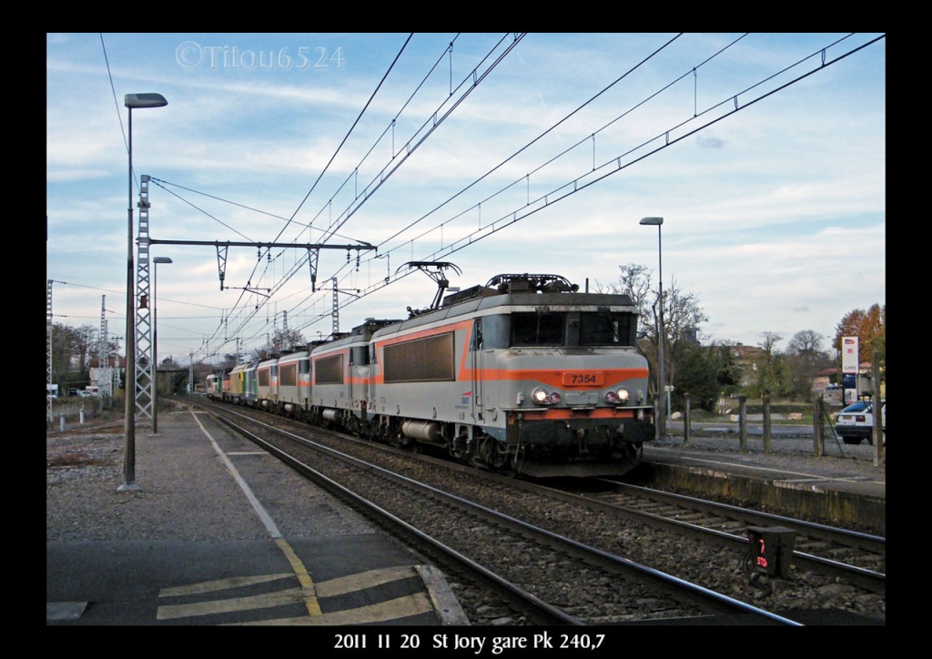 Photos et vidéos de la ligne Bordeaux - Toulouse - Narbonne - Sète (2007-2013) - Page 14 2011_161