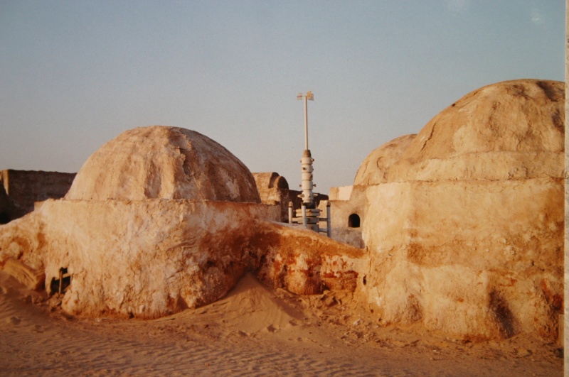 Dans les sables de Tatooine : sur les traces de George Lucas en Tunisie (Star Wars 4: A New Hope et Star Wars 1: The Phantom Menace) Mos_es15