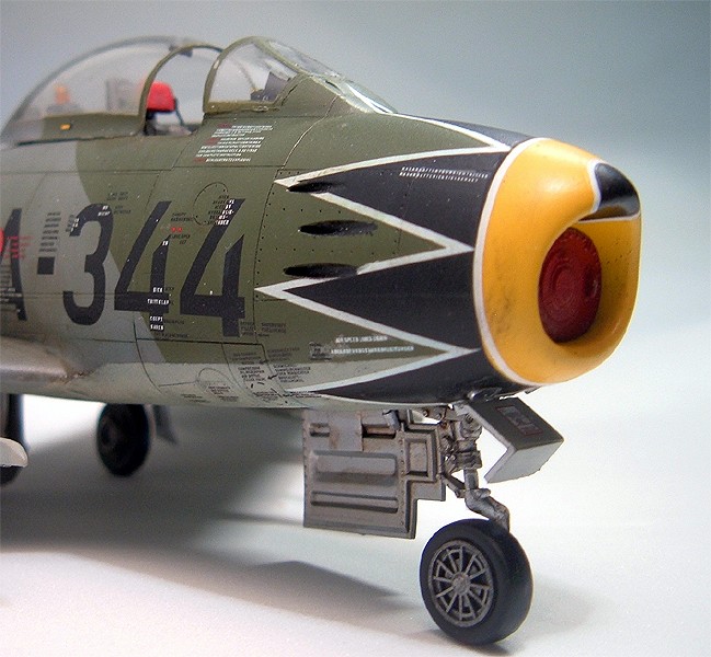 Sabre Canadiar Mk6  (F-86-F-40) F-86_m23
