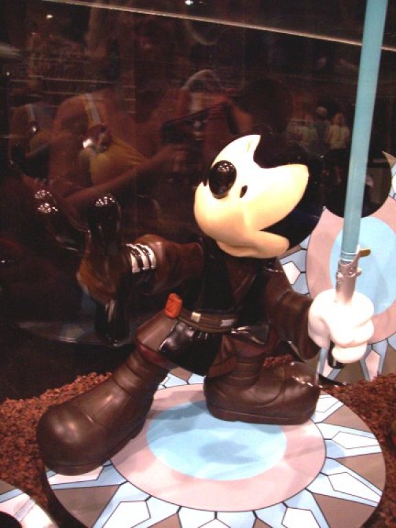 Disney célèbre Star Wars ! Mickey11