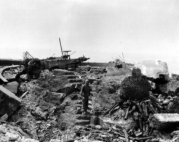 Bunkers à la Pointe du Hoc A_la_p12