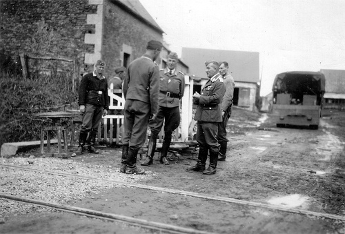 Quelques photos de la Wehrmacht en Normandie Discus10