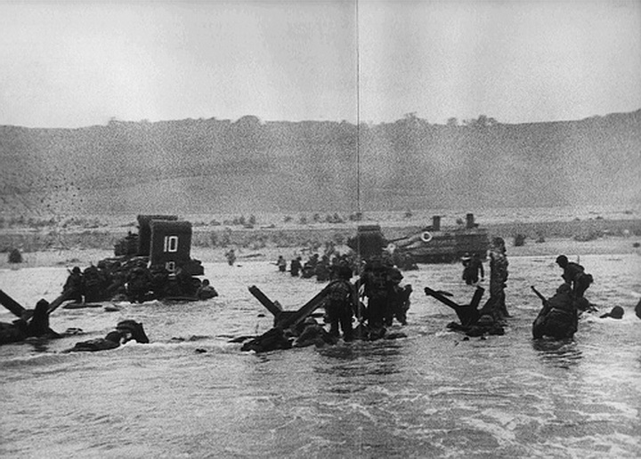 Robert Capa Photo_19