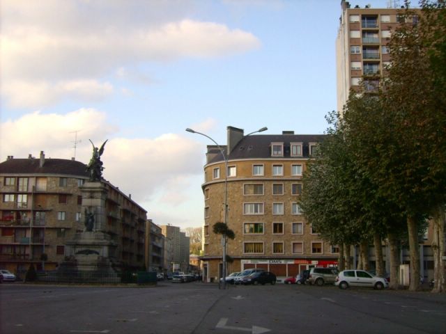 Sedan, place Alsace-Lorraine Pont3-10