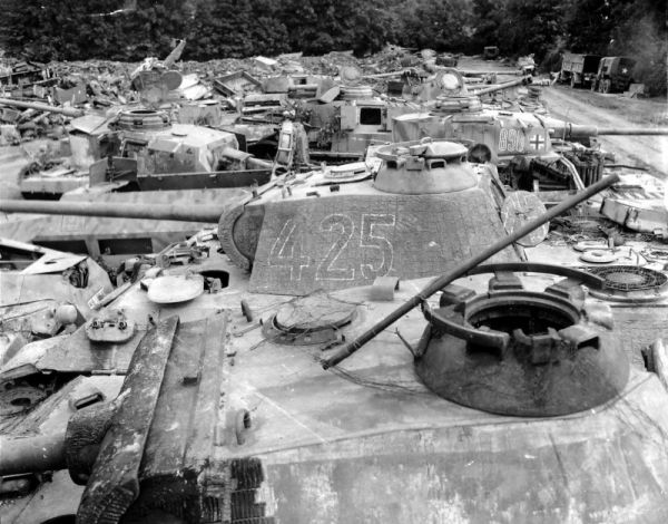 Un cimetière de panzer Une_re10