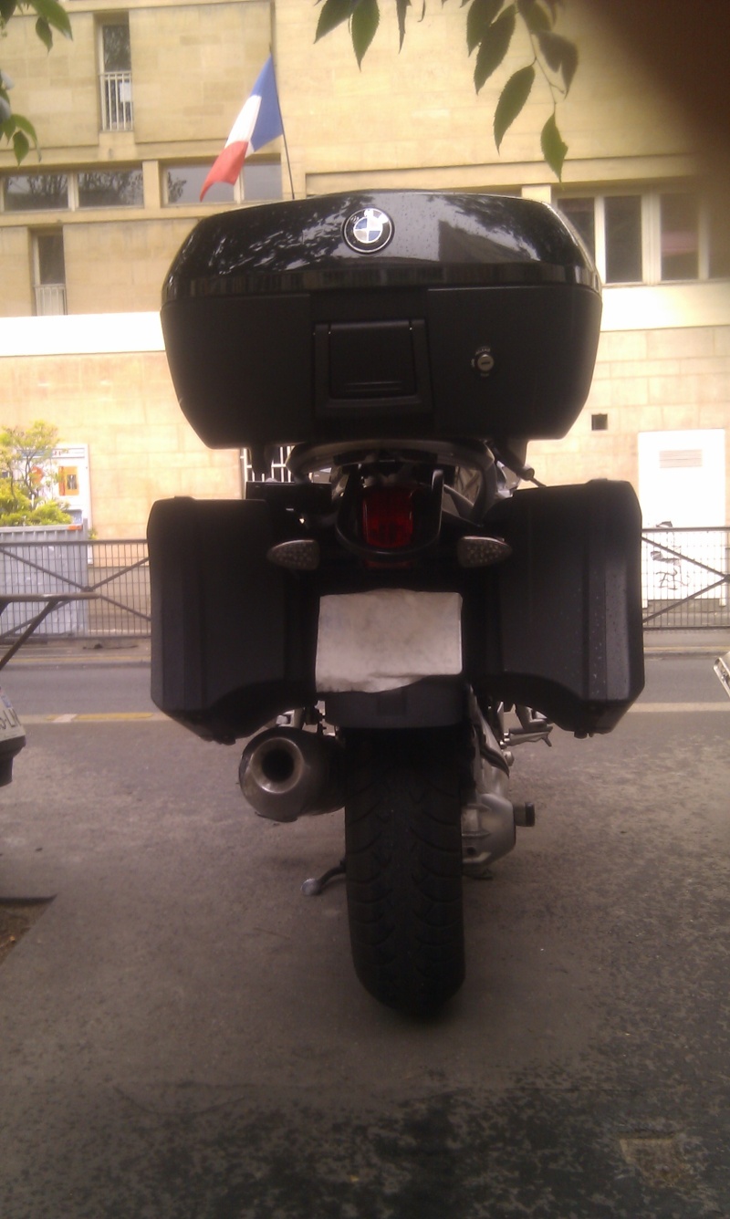 Quelqu'un a-t-il monté un top case BMW 49L sur une 1200ST ? Imag0414