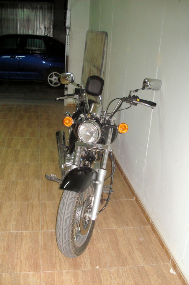 SUZUKI,MARAUDER 250CC Dsc00412