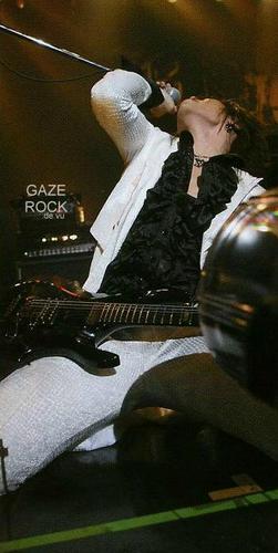 GazettE (Visual kei) - Pgina 9 12020811