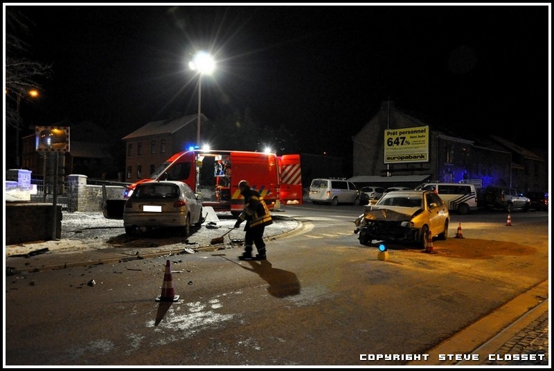 Belgique , sri Marche-en-famenne , collision frontale , 2 blessés légés  (photos) Dsc_0073