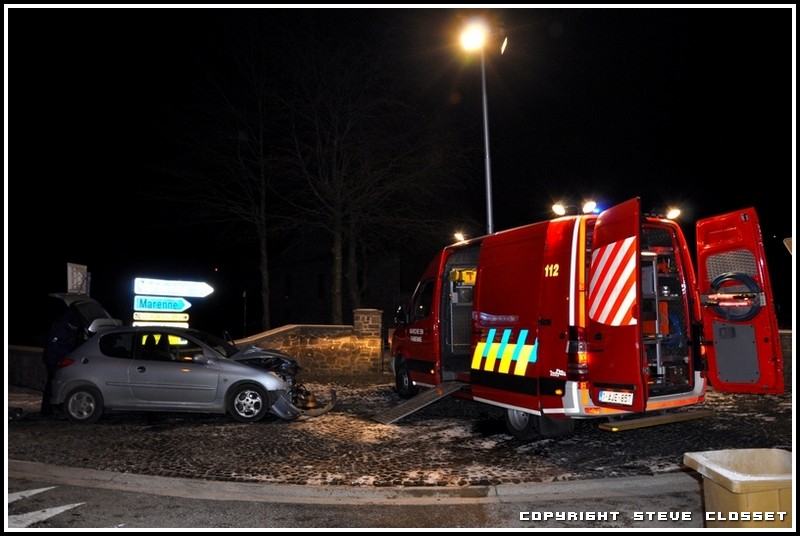 Belgique , sri Marche-en-famenne , collision frontale , 2 blessés légés  (photos) Dsc_0077