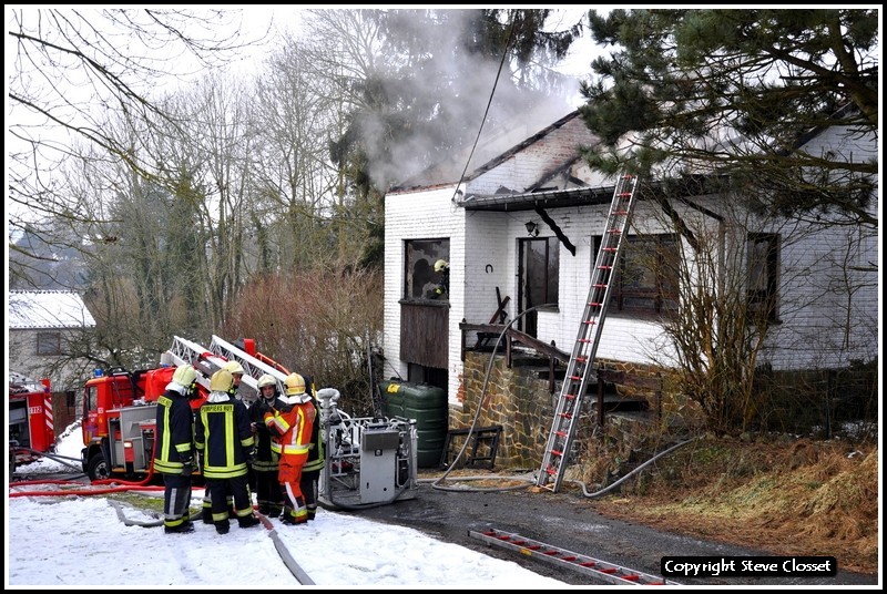 Belgique , pompiers de Huy , gros feu d'habitation   9 février 2012   Photos  Sri_hu10