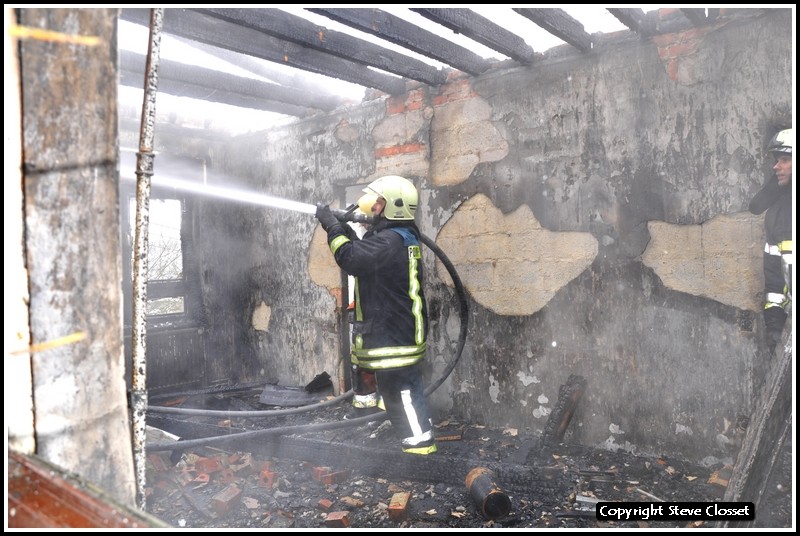 Belgique , pompiers de Huy , gros feu d'habitation   9 février 2012   Photos  Sri_hu23