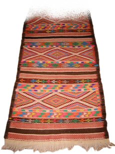 "Tazarbite".. tapis berbère et l'art du tissage Tapis212