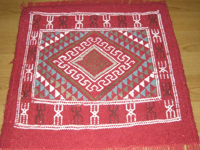 "Tazarbite".. tapis berbère et l'art du tissage Tapisn10