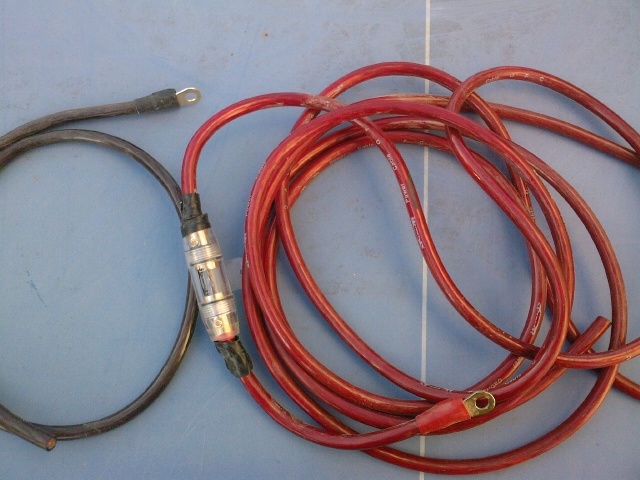[VDS] cables d'alimentation pour ampli + cables rca Photo023