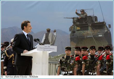 Cérémonie d’hommage aux soldats français en opex Le_che10