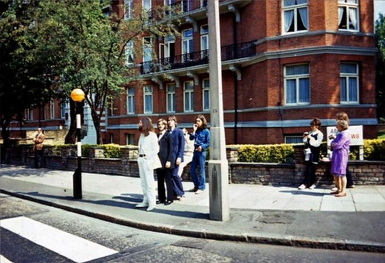 Abbey Road (1969) - Page 2 8410