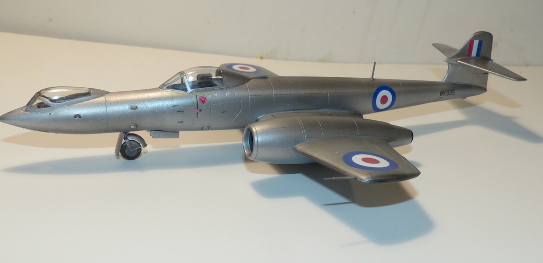 [Special Hobby] Gloster Meteor F8 Prone Pilot 1/72 Prone012