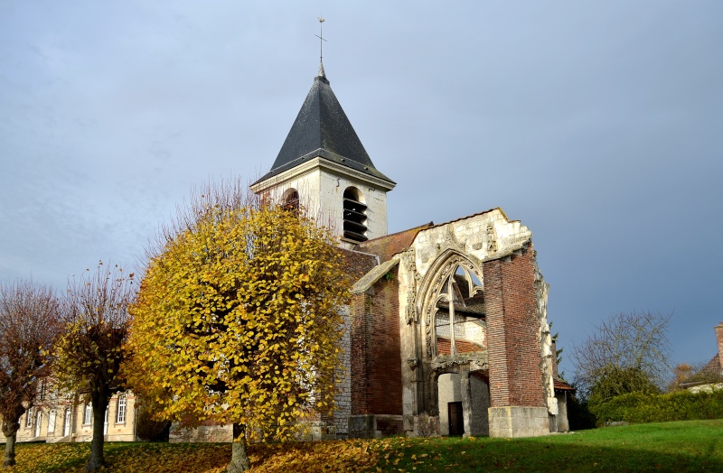 Portail sud flamboyant de l'ancienne église  de Laines-aux-Bois (Aube) Dsc_0111